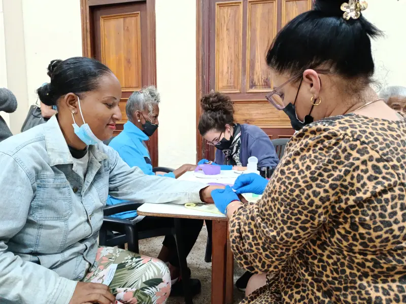 Abrazos del Alma en Reina